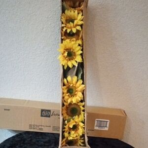 Original Home Interiors Faux Sunflower and green leaf Blended assortment